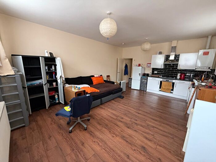 1 Bedroom Flat To Rent In Hoe Street, Walthamstow, E17