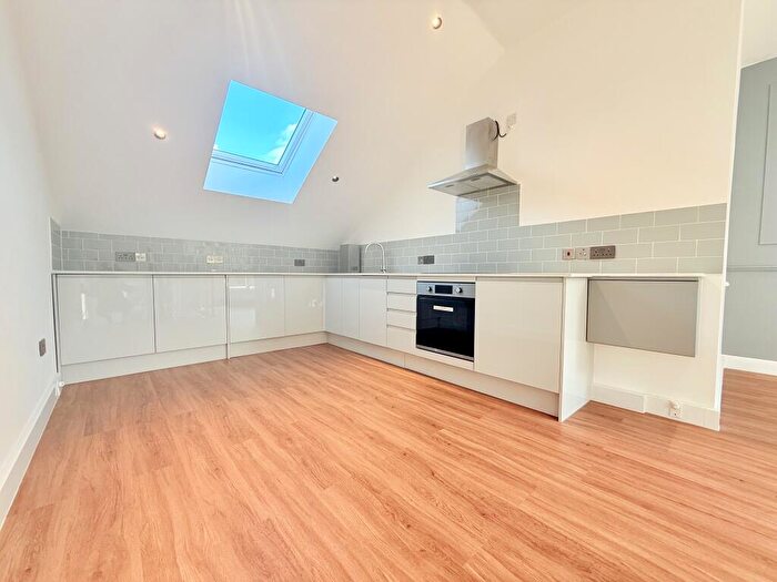 2 Bedroom House To Rent In Doggett Road, SE6