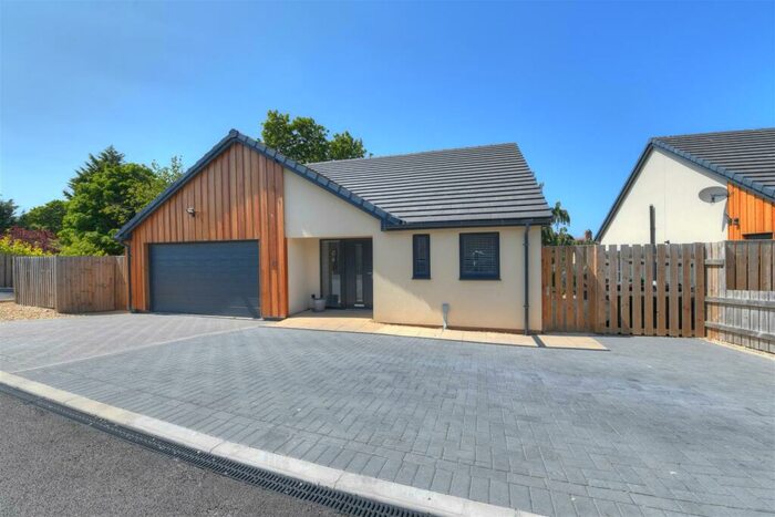 4 Bedroom Detached House To Rent In Brynhyfryd Grove, Abergele, LL22