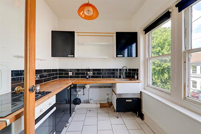 1 Bedroom Flat For Sale In Oxford Road, Worthing, BN11