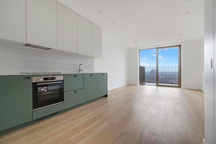 2 Bedroom Apartment To Rent In Station Road, Tottenham Hale, N17