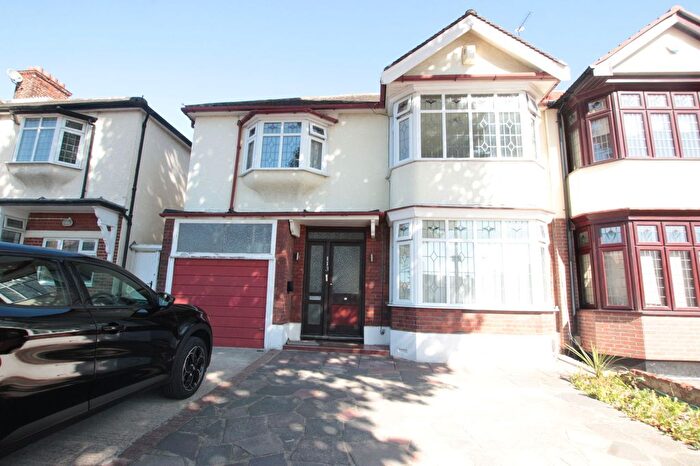 4 Bedroom Property To Rent In Upney Lane, Barking, IG11