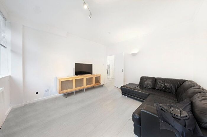 1 Bedroom Flat To Rent In Tower Court, Mackennal Street, NW8