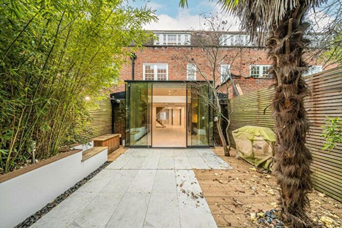 4 Bedroom House To Rent In Townshend Road, St. John's Wood, NW8