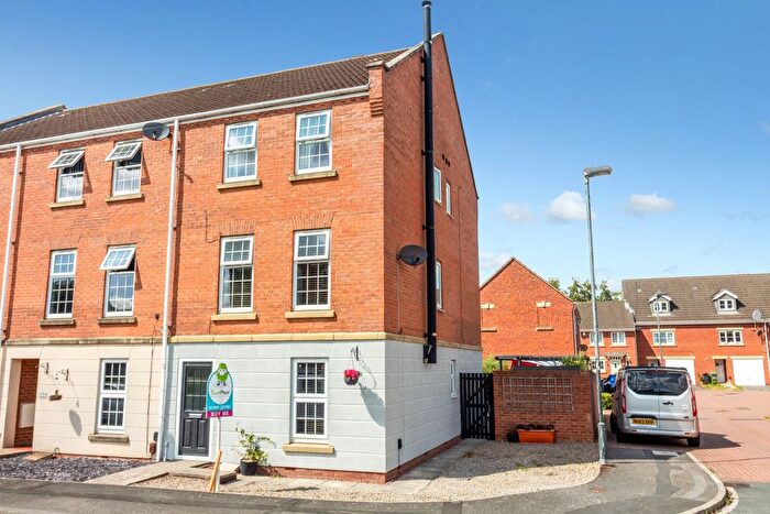 4 Bedroom Town House For Sale In Old School Walk, York, North Yorkshire, YO26
