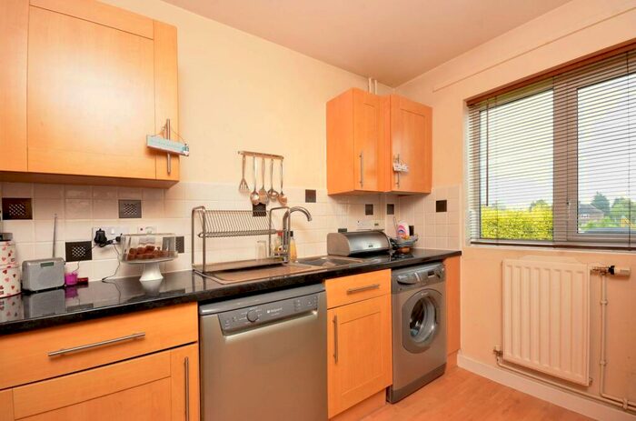 2 Bedroom House To Rent In Carnbrook Road, Kidbrooke, London, SE3