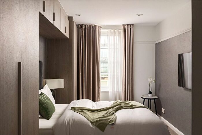 3 Bedroom Flat To Rent In Seymour Place, Marylebone, W1H