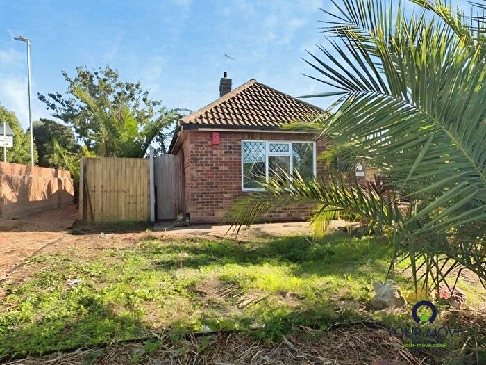 2 Bedroom Bungalow For Sale In Vicarage Street, Broadstairs, Kent, CT10