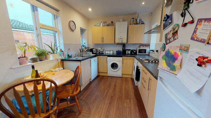 6 Bedroom Semi-Detached House To Rent In St Annes Road, Headingley, Leeds, LS6