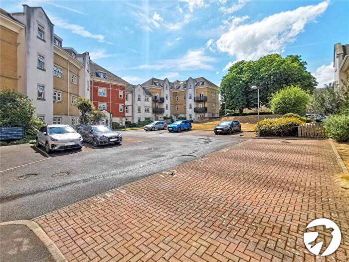 2 Bedroom Flat To Rent In Cochrane Drive, Dartford, Kent, DA1