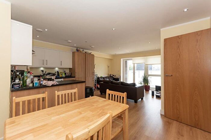 3 Bedroom Flat To Rent In Cubbitt Apartments, Battersea, SW11