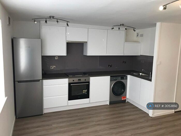 Studio To Rent In Long Meadow Road, Aylesbury, HP21