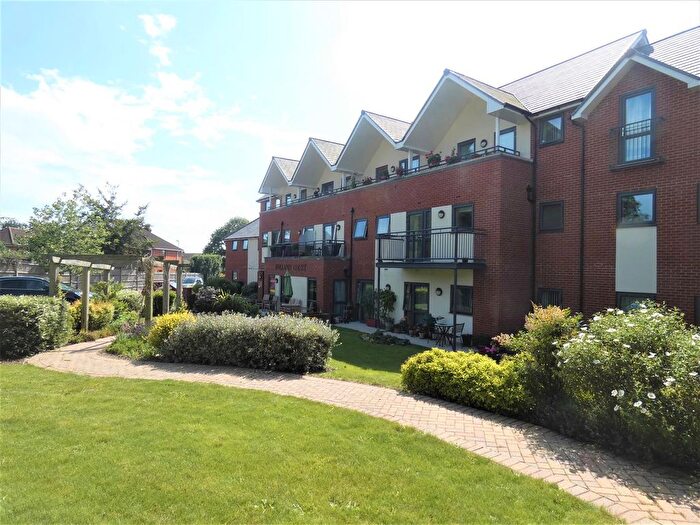 1 Bedroom Flat For Sale In Folland Court, Hamble, Southampton, SO31