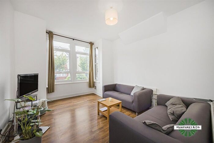 3 Bedroom Flat To Rent In Folkestone Road, London, E17