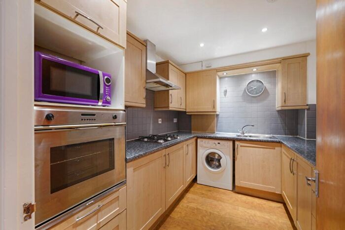 2 Bedroom Apartment For Sale In Caraway Heights, Poplar High Street, London, E14