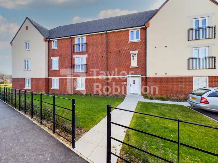 2 Bedroom Apartment To Rent In Dowlen Close, Crawley, RH10