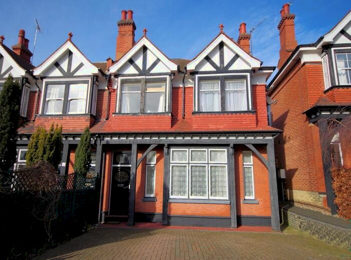 3 Bedroom Flat To Rent In Holden Road, North Finchley, N12