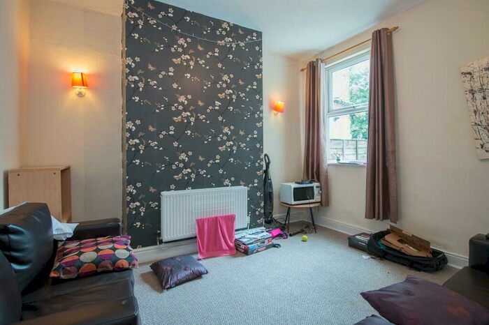 3 Bedroom Flat To Rent In Moorfield Road, Didsbury, M20