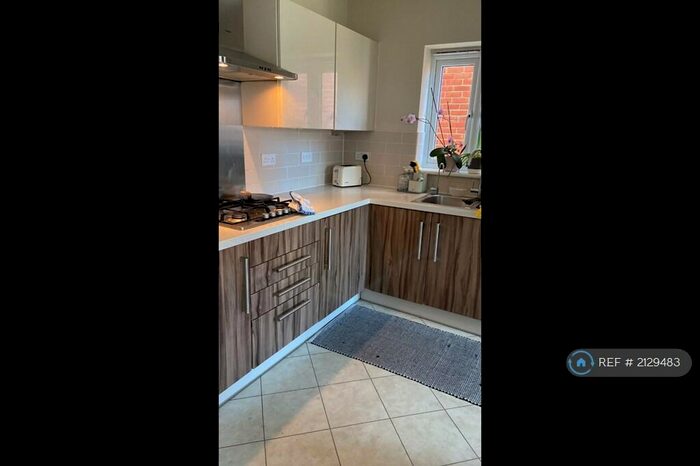 4 Bedroom Detached House To Rent In Linacre Road, Basingstoke, RG24