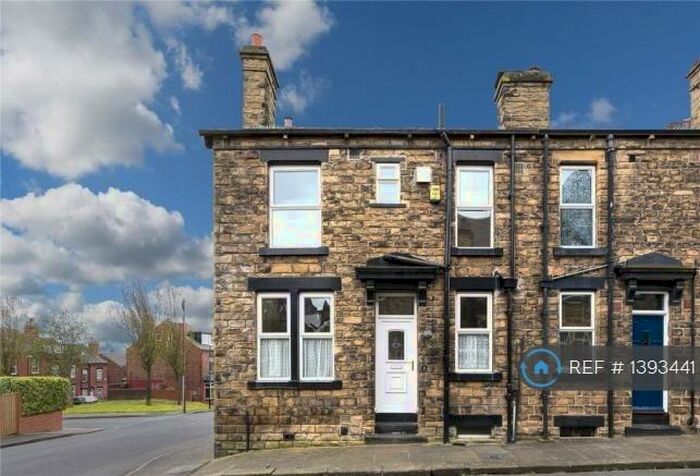 2 Bedroom Terraced House To Rent In Rosemont View, Leeds, LS13