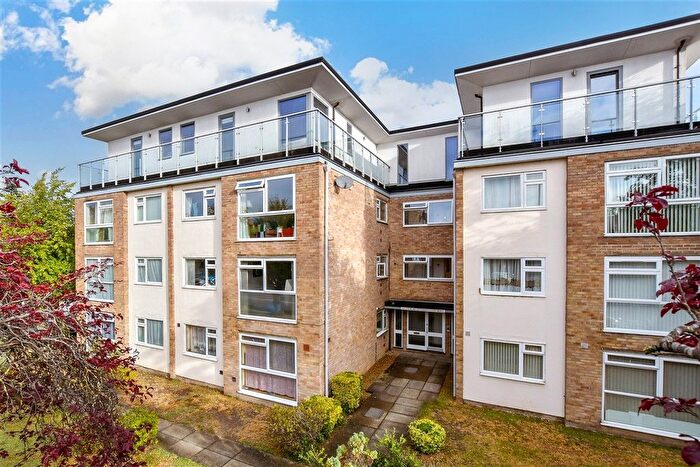1 Bedroom Flat For Sale In Carshalton Road, Sutton, Surrey, SM1