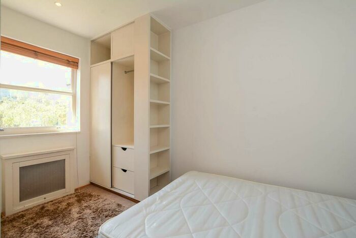 2 Bedroom Flat To Rent In Westgate Terrace, Chelsea, London, SW10