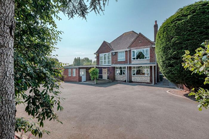 5 Bedroom Detached House For Sale In Worcester Road, Upton Warren, B61