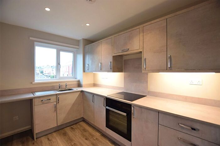 2 Bedroom Flat To Rent In Shipley Court, Gateshead, NE8