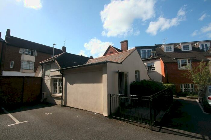 1 Bedroom Bungalow To Rent In Cross St, Basingstoke, RG21