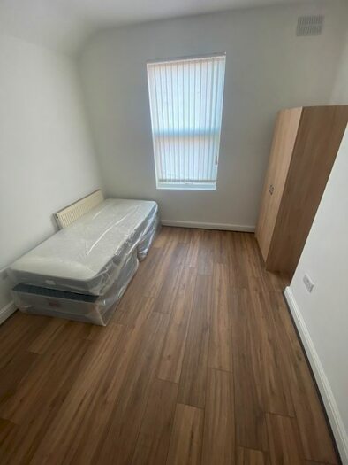 Studio To Rent In Carr House Road, Hyde Park, Doncaster, DN1