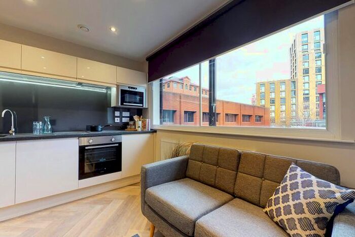 Studio To Rent In Wade Lane, Leeds, LS2