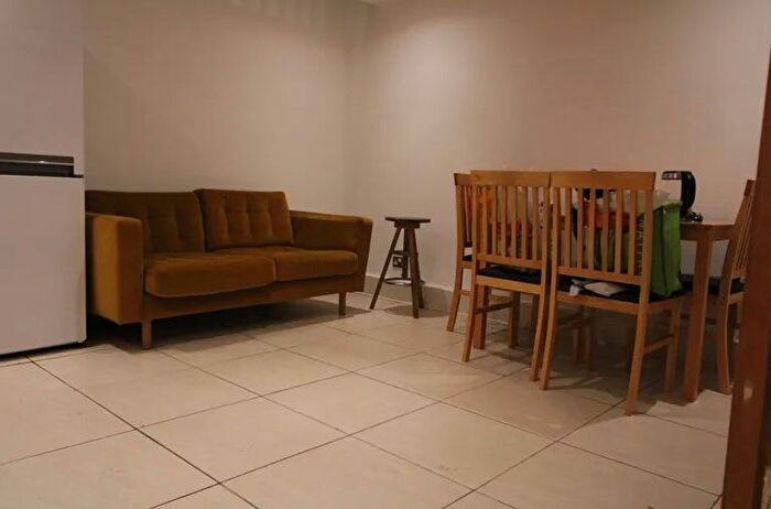 3 Bedroom Maisonette To Rent In Elias Place, Oval, SW8