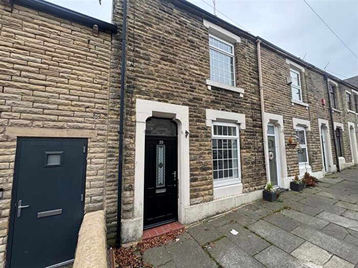 2 Bedroom Terraced House For Sale In Carrhill Road, Mossley, OL5