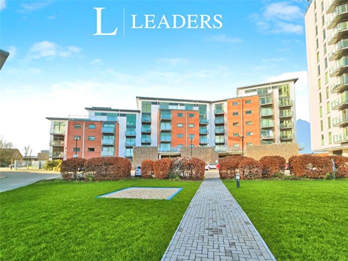 2 Bedroom Apartment For Sale In Rope Quays, Gosport, Hampshire, PO12