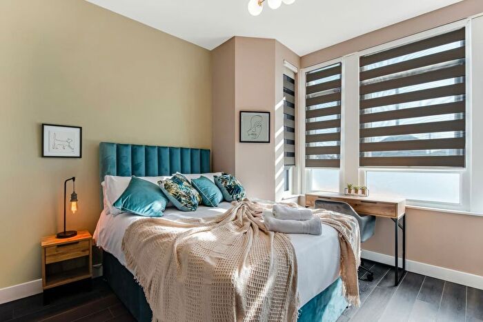 1 Bedroom Studio To Rent In High Road, London, N15