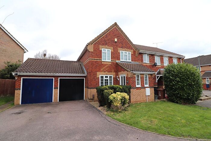 3 Bedroom End Terrace House For Sale In Augustus Gate, Stevenage, Hertfordshire, SG2