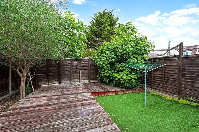 3 Bedroom Bungalow For Sale In Ashford, Surrey, TW15