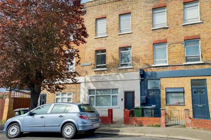 2 Bedroom Flat To Rent In Bovill Road, London, SE23