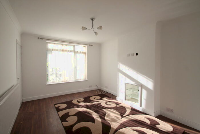 3 Bedroom House To Rent In Crayford Way, Crayford, DA1