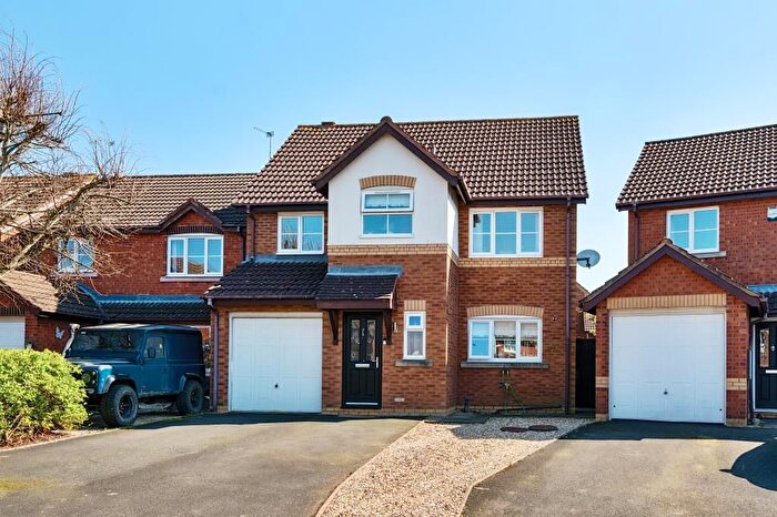 4 Bedroom Detached House For Sale In Fenny Compton, Banbury, Oxfordshire, CV47