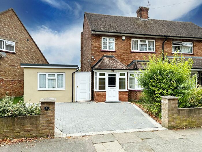 3 Bedroom End Of Terrace House For Sale In Masefield Road, Gravesend, Kent, DA11