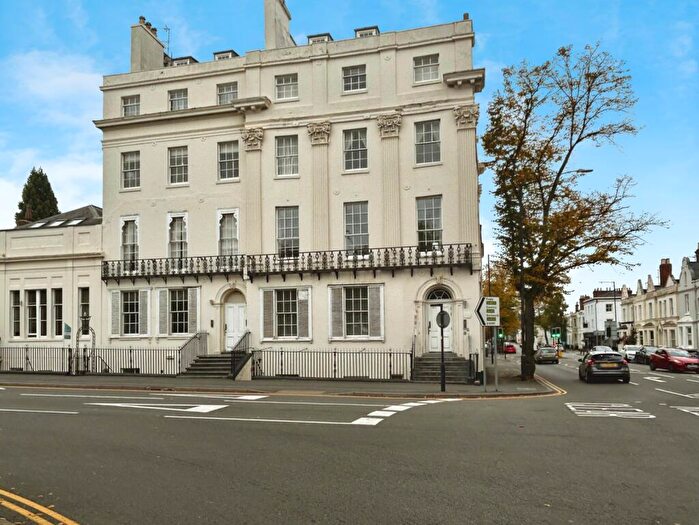 2 Bedroom Apartment For Sale In Kenilworth Road, Leamington Spa, Warwickshire, CV32