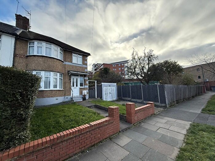 3 Bedroom Semi Detached House For Sale In Roxeth Green Avenue, South Harrow, Middlesex, HA2