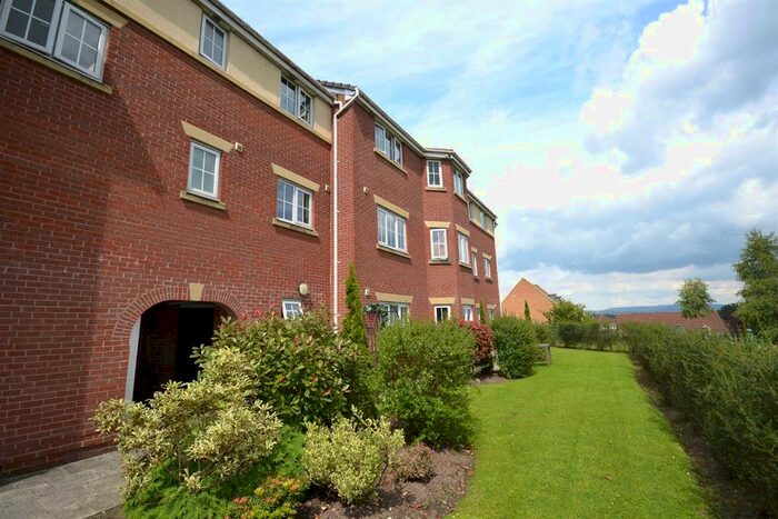 2 Bedroom Flat To Rent In Dingle Close, Radcliffe, Manchester, M26