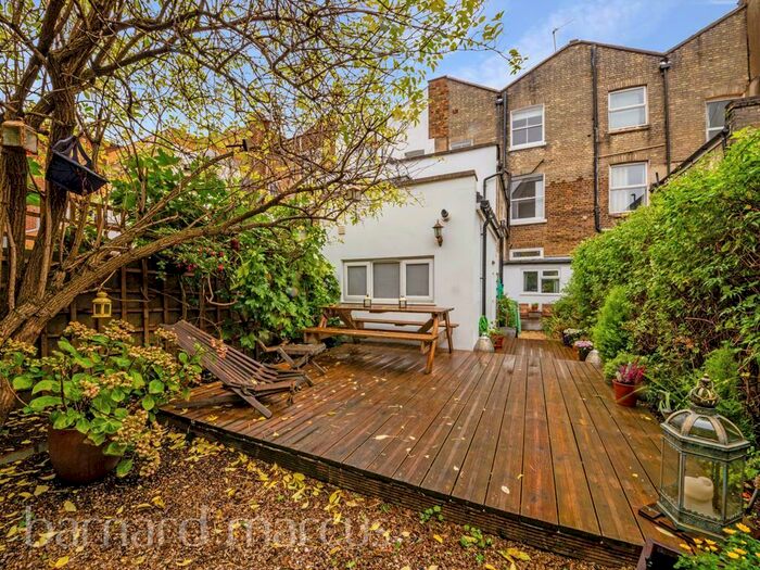 2 Bedroom Flat To Rent In Axminster Road, Holloway, N7
