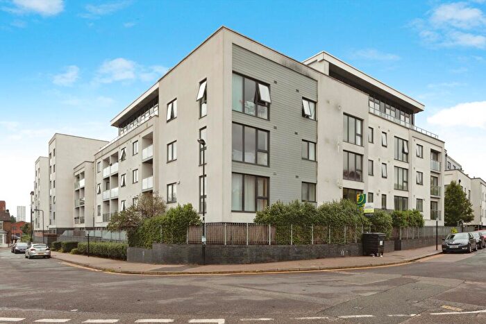 1 Bedroom Flat To Rent In Hillyfield, London, E17