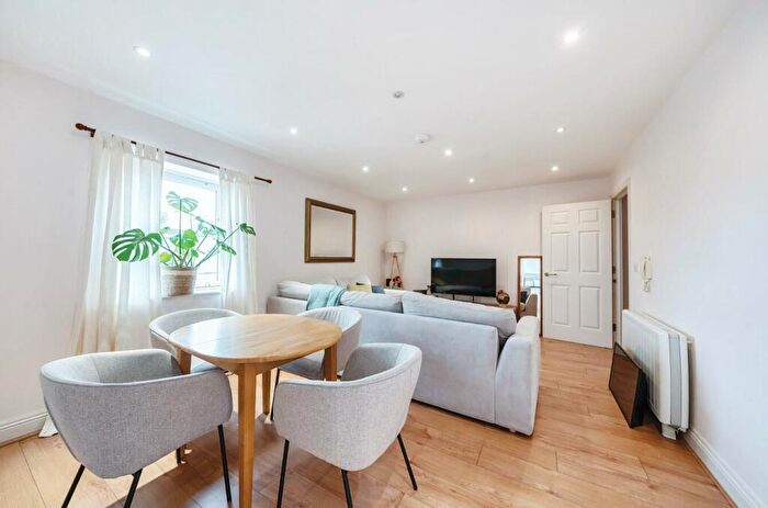 1 Bedroom Flat For Sale In Frederick Street, Aldershot, GU11