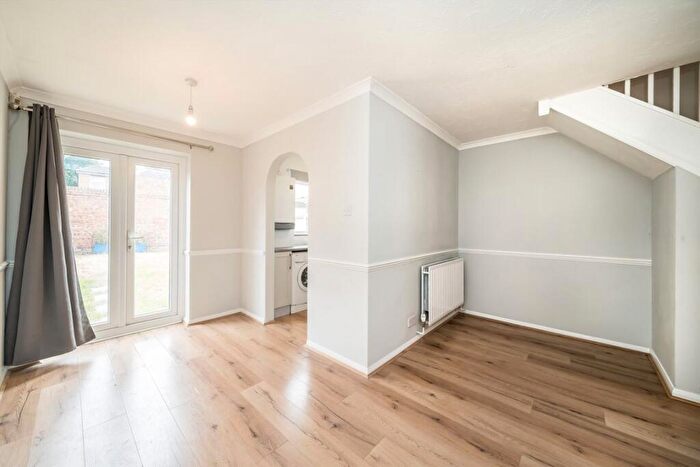 2 Bedroom Semi-Detached House To Rent In Beulah Road, Thornton Heath, CR7