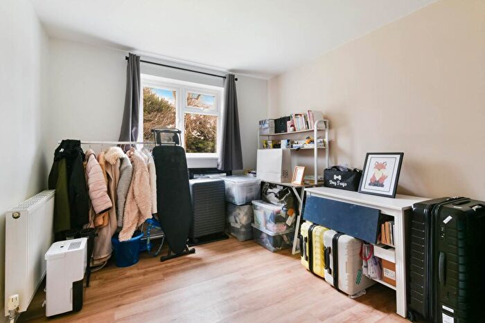 2 Bedroom Apartment To Rent In Denewood, Epsom, KT17