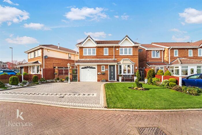 4 Bedroom Detached House For Sale In The Shires, Radcliffe, M26